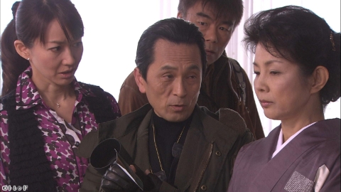温泉 (秘) 大作戦　美人女将とパパラッチ!? 早春の気仙沼を巡る連続殺人！