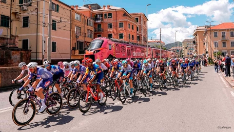 ジロ・デ・イタリア2025 第4ステージ Cycle*
