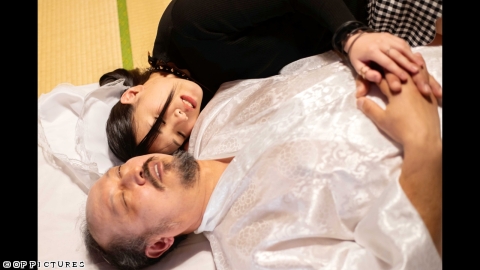 不貞一家と弔問の夜＜R-15＞