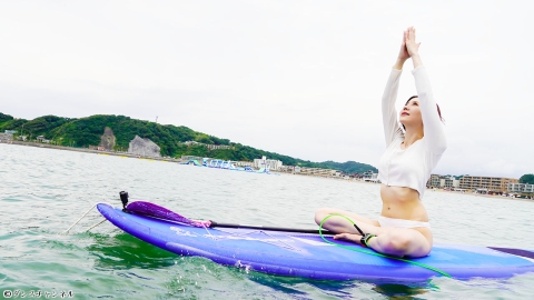 美女が夏の海でSUP・ビーチヨガ！◆ヨガから始まる美女の休日シーズン３ #4