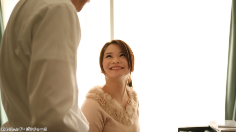 若妻の秘密 夫に言えないピアノレッスン